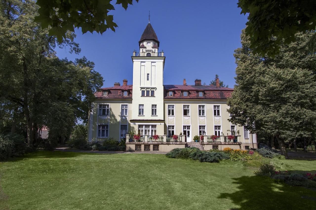 Виллы Hotel Pałac Nieznanice Nieznanice-11